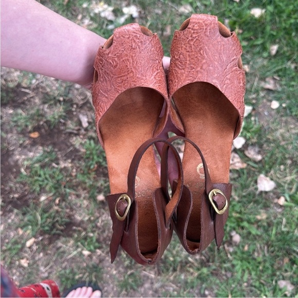 Calleen Cordero Brown Leather Peep Toe Heels - Handcrafted Boho Artisan Sz 7.5 - Picture 4 of 6